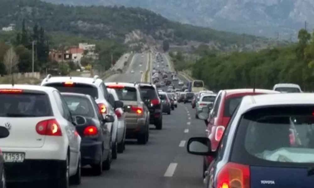 Έκτακτο: Παράταση δύο μηνών πήραν τα τέλη κυκλοφορίας